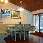 Campiglio; Dedica A Te La Calda Mansarda Di Pia