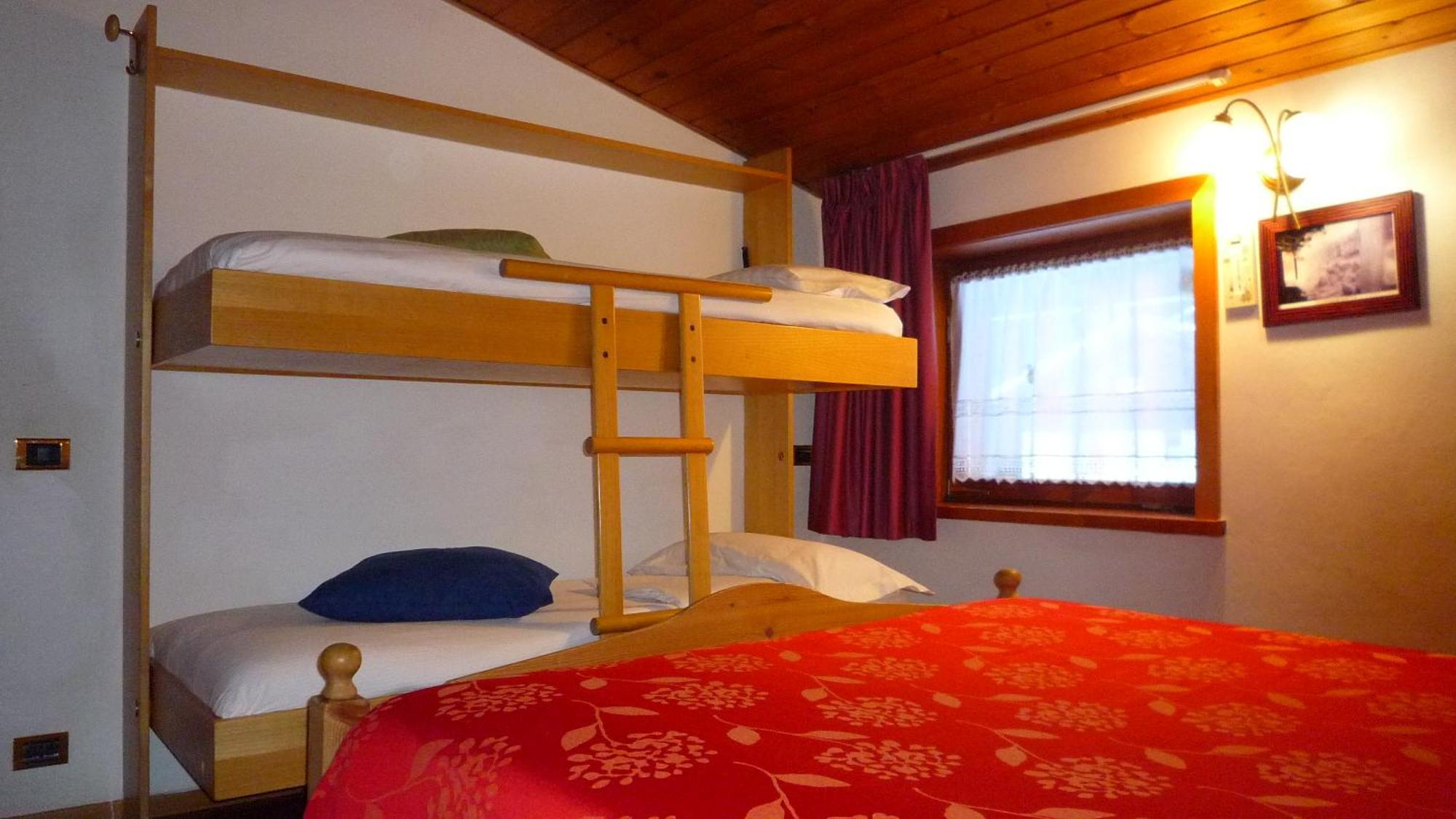 Appartamento Campiglio; Dedica A Te La Calda Mansarda Di Pia
